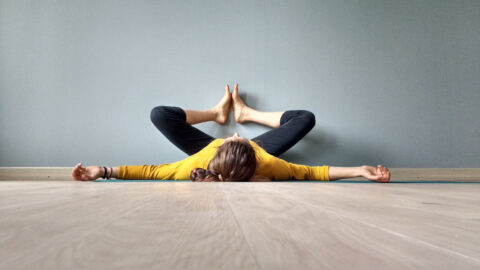 Yoga para escaladores. Cómo evitar lesiones de rodilla estirando las caderas