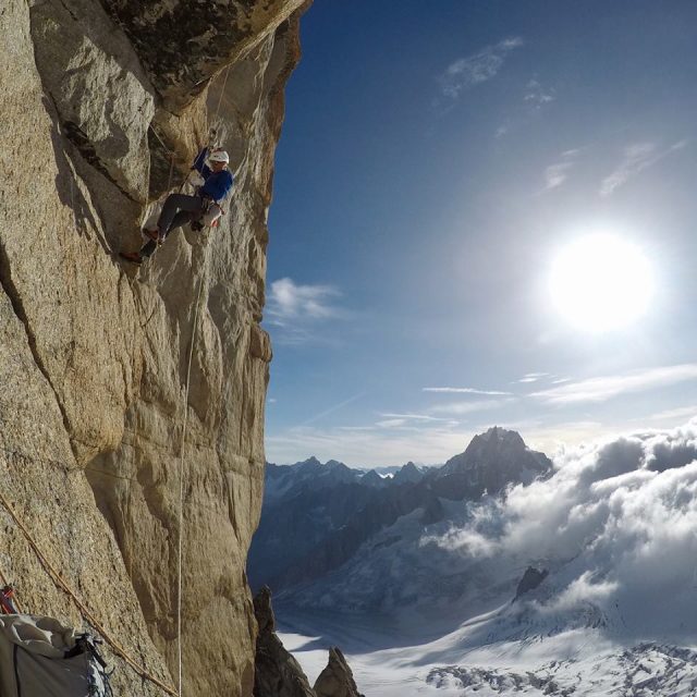 via escalada l'Our du Temps abierta por Arnaud Petit y Nina Caprez en el Grand Capucin via escalada l'Our du Temps abierta por Arnaud Petit y Nina Caprez en el Grand Capucin