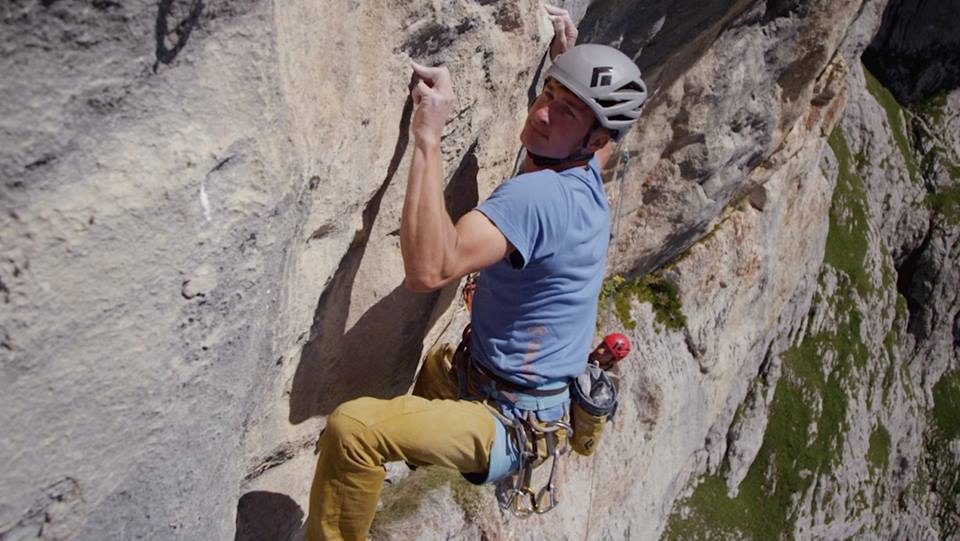 Roland Hemetzberger escalando Wogü