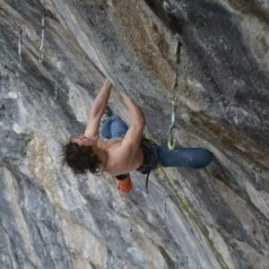 Adam Ondra encadena ‘One Slap’, el segundo 9b de Arco