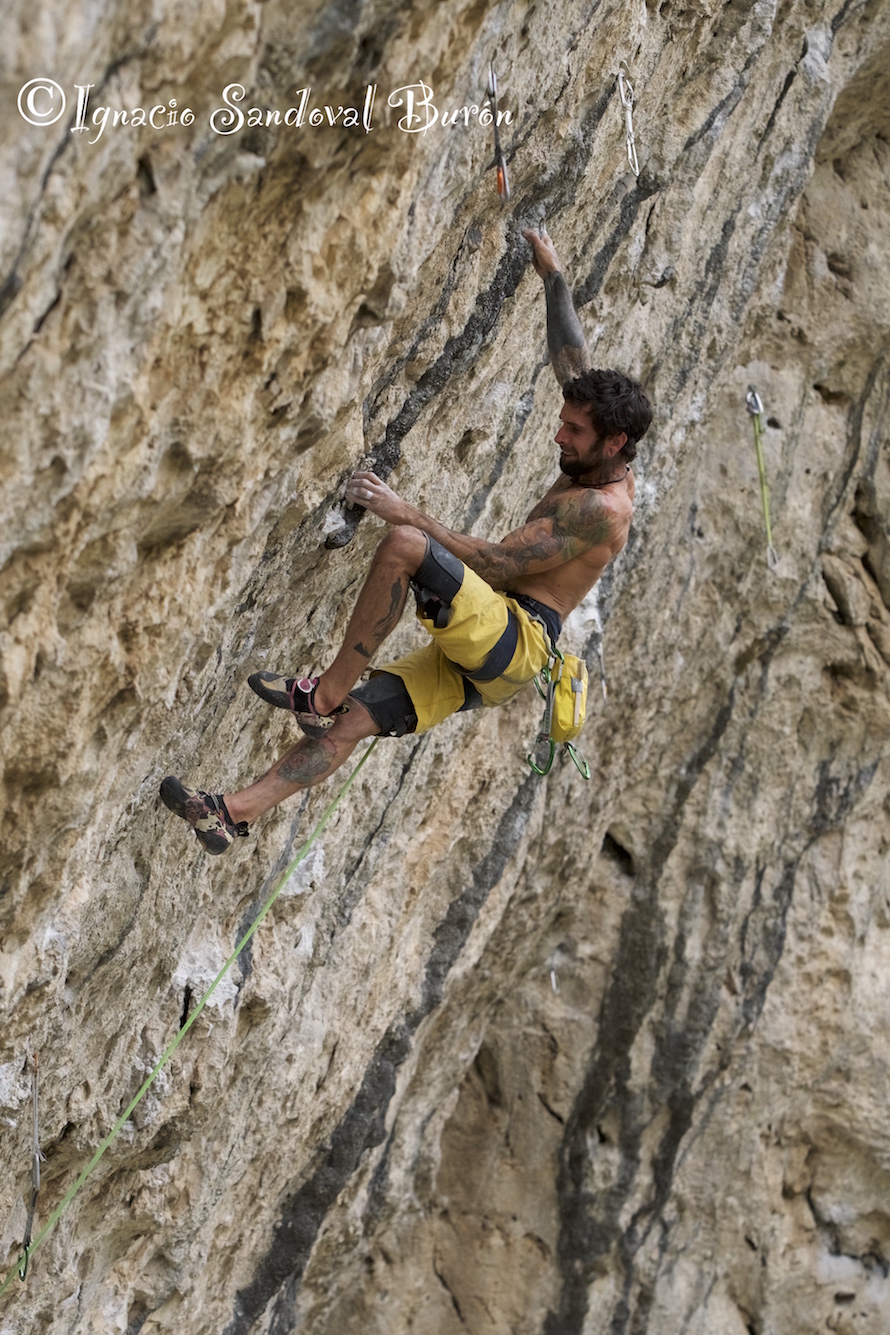 Luis Rodríguez vía escalada 'Cascabel'