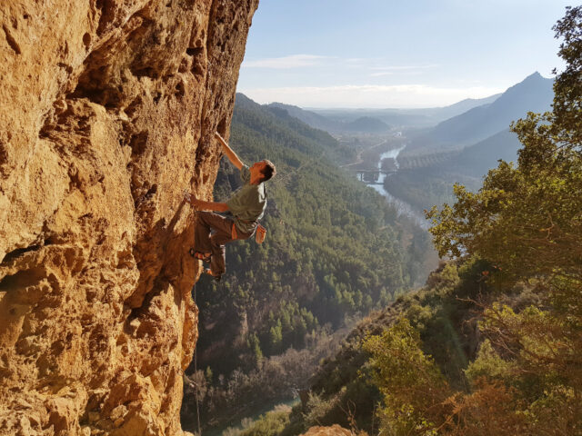 Pete O'Donovan escalando 'L'Amor que Mata' 6b+ Pete O'Donovan escalando 'L'Amor que Mata' 6b+