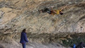 José Enrique Agustí encadenando su primer 9a, en Sant Miquel del Fai