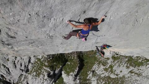 Nina Caprez y Cédric Lachat en ‘Silbergeier’ (240m 8b+)