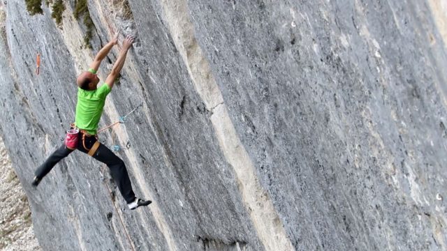 Cédric Lachat en 'La Cène Du Lezard' 9a+ Cédric Lachat en 'La Cène Du Lezard' 9a+