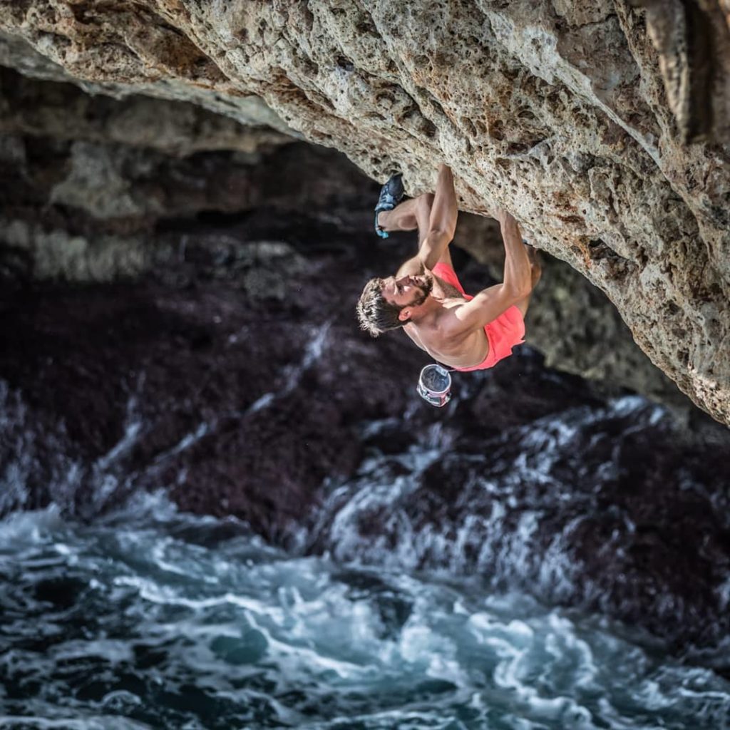 Jernej Kruder haciendo psicobloc en Mallorca