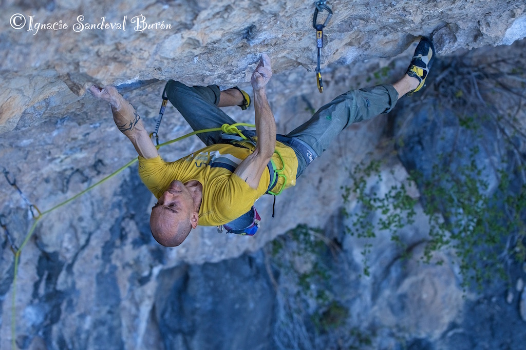 Luis Alfonso Félix en un tiento infructuoso a 'Olympia' 8b