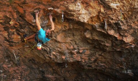 Jakub Konečný encadena ‘Catxasa’ 9a+ en Santa Linya