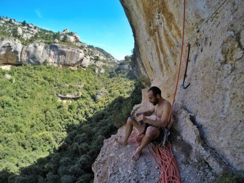 Gonzalo Larrocha encadena ‘Tierra Negra’ 9a hasta arriba
