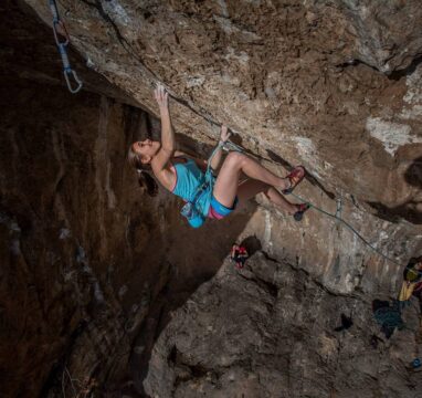 Laura Rogora firma la primera ascensión de ‘Réveille-toi’ 9a
