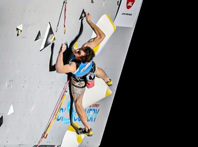 Adam Ondra en la final de dificultad de Hachioji 2019 Adam Ondra en la final de dificultad de Hachioji 2019