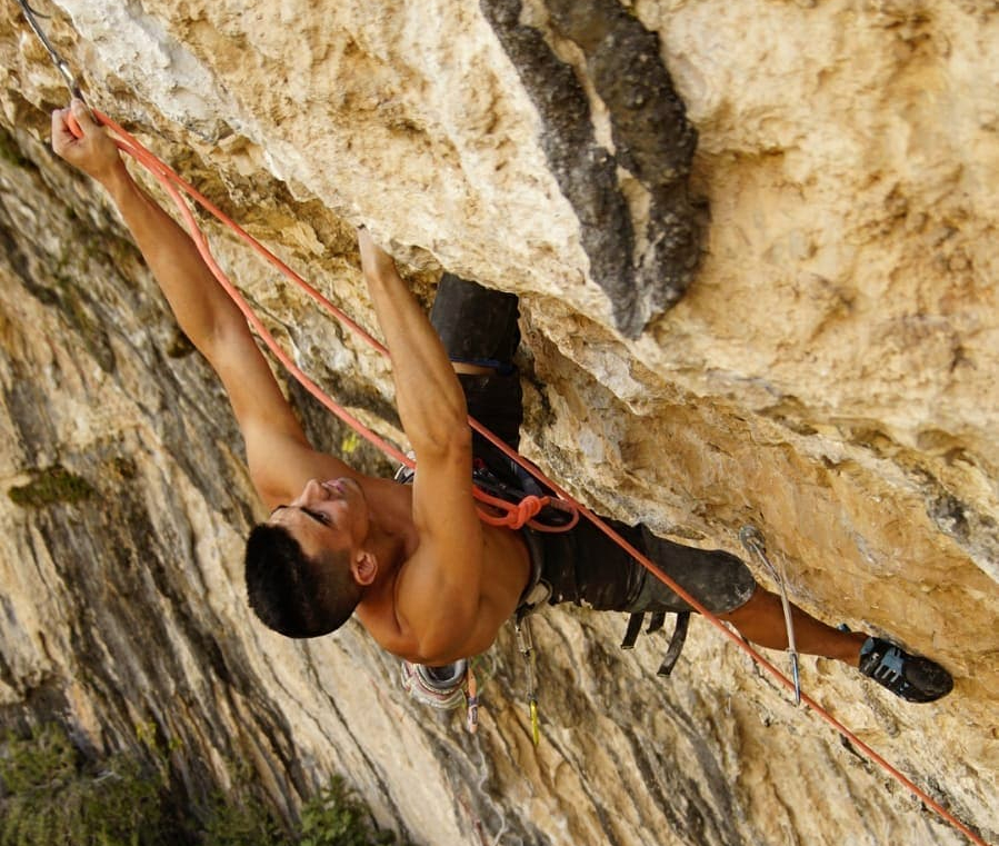 Jorge Díaz-Rullo escalando en Rodellar