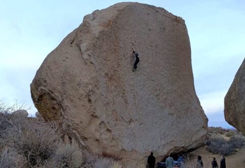 Miles Adamson, primera ascensión del tsunami ‘Too Tall To Fall’ V10