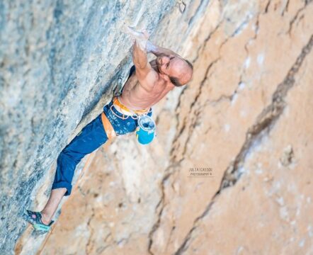Cédric Lachat sigue tachando en Oliana con ‘Joe Mama’ 9a+