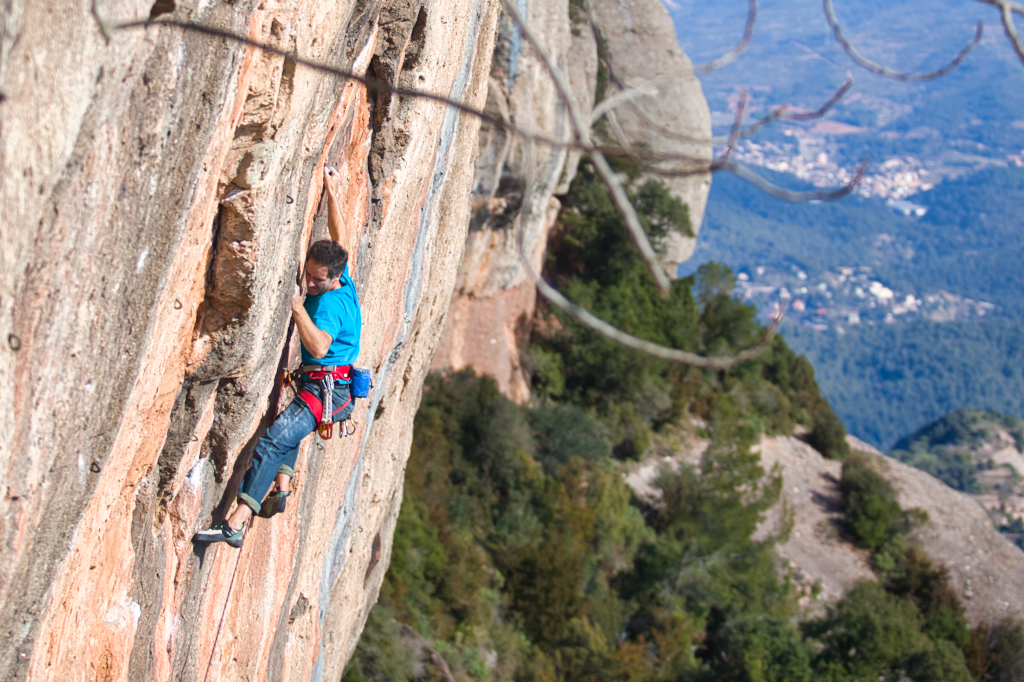Josep Claramunt escalando en la Paret Gran