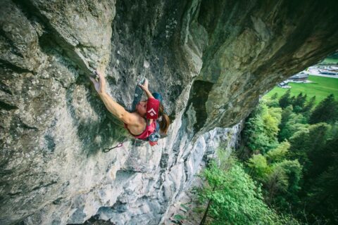 Barbara Zangerl encadena ‘Instructor’ 8c+/9a