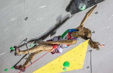 Laura Rogora y Adam Ondra reinan en Briançon