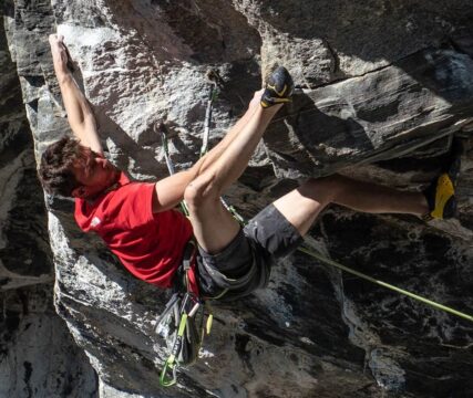 Stefano Ghisolfi consigue la primera repetición de ‘Change’ 9b+