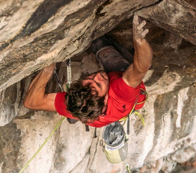 Stefano Ghisolfi en el primer paso duro de Change Stefano Ghisolfi en el primer paso duro de Change
