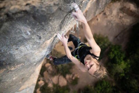 Ella Adamovska encadena ‘Pal Norte’ 8c+/9a, en Margalef