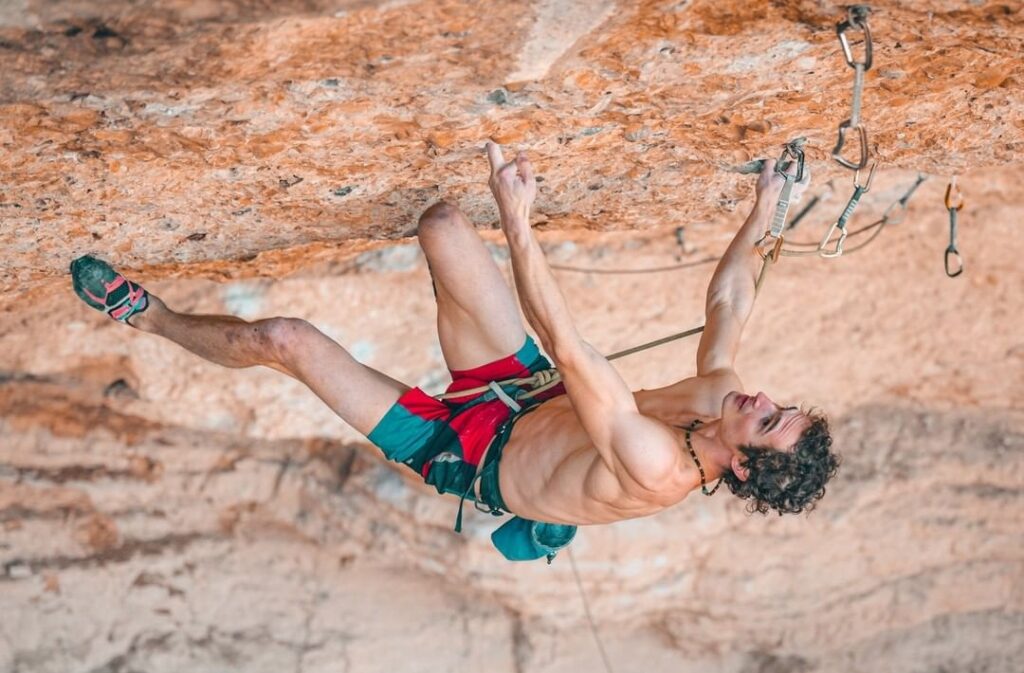 Adam Ondra escalando en Margalef