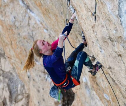 Martina Demmel encadena ´Humildes Pa Casa´ 8b+ a vista