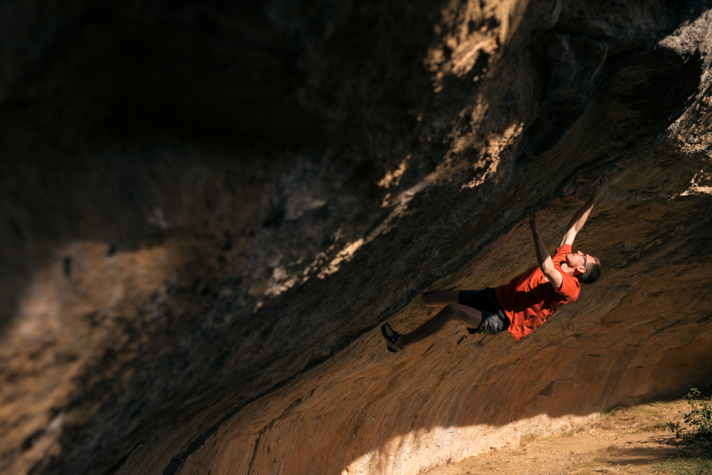 Will Bosi haciendo boulder en Siurana