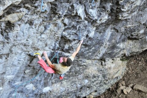 Adam Ondra firma la primera ascensión de ‘Molekuly’ 9a+