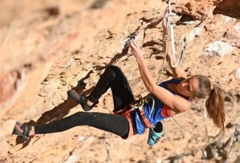 Geila Macià alcanza el 8c con ‘La Fabelita’, en Santa Linya