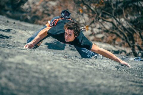 Adam Ondra firma la primera ascensión de ‘Bomba’ y propone 9b