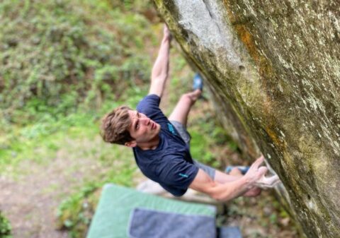 Vadim Timonov, siete bloques al flash entre 8A y 8B en Fontainebleau