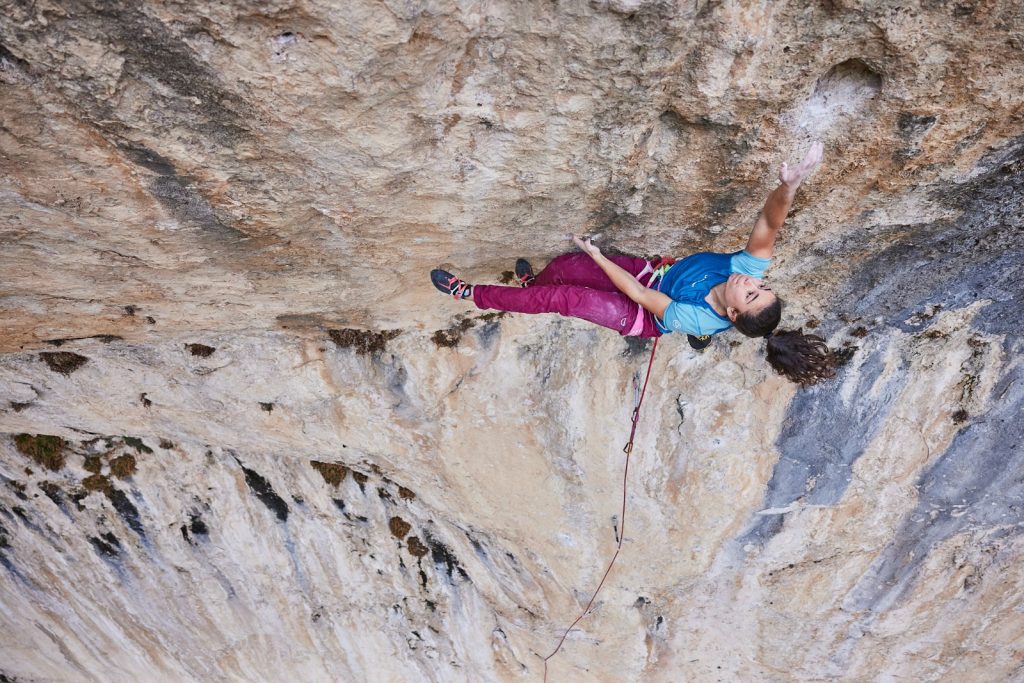Ana Belén Argudo escalando en Cuenca