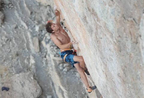 Nico Pelorson repite ‘Jungle Boogie’ 9a+, una maratón de resistencia sobre regletas