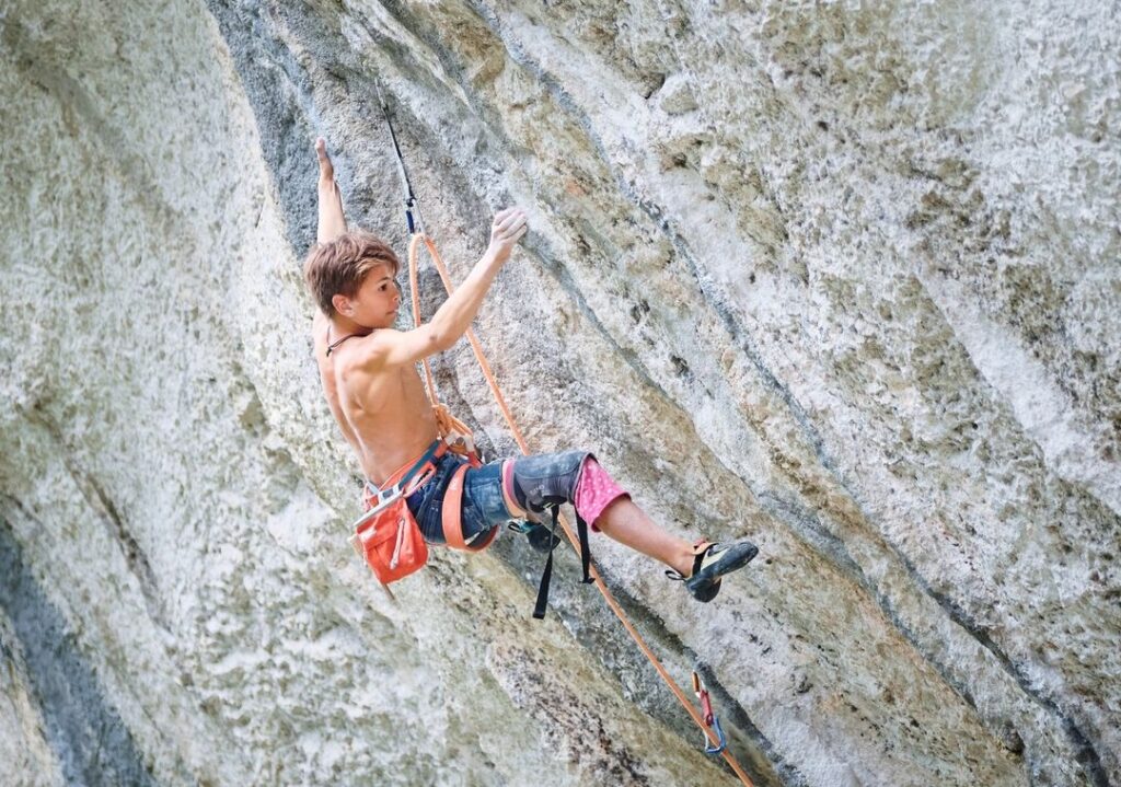 Théo Blass escalador de 12 años