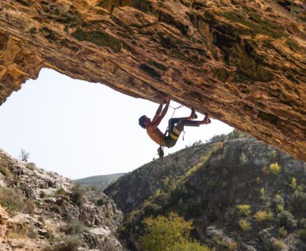 «Miguel Navarro. Searching for Gems». Primera ascensión de ‘El Ball del Cap per Avall’ 8c+