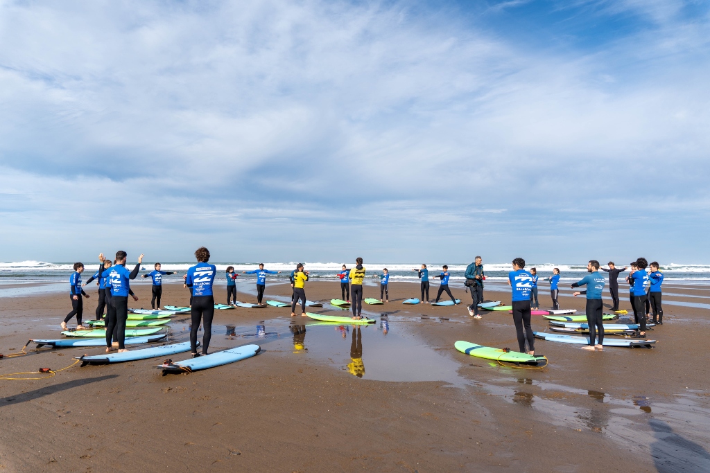 La Sportiva Spain hace surf en Sopelana