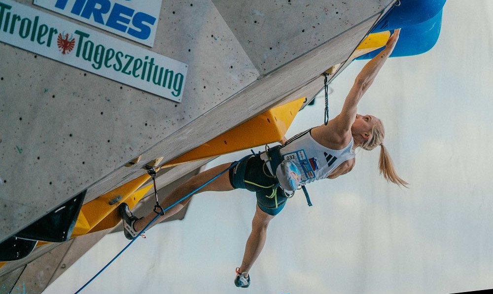 Janja Garnbret escalando en Innsbruck