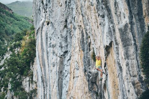 Sébastien Berthe encadena ‘Ajo Crudo’ 8c a vista, en Cicera