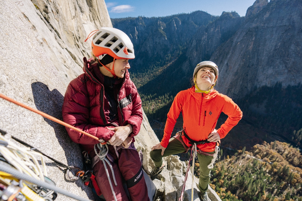 Lara Neumeier y Barbara Zangerl escaladoras