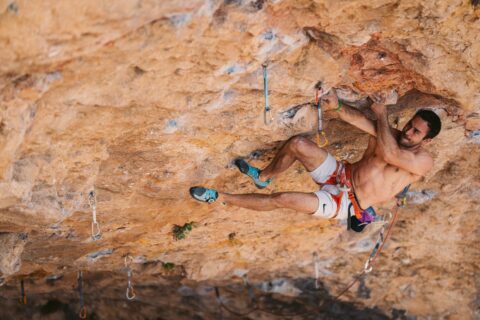 Pau Galofré encadena ‘Directa Fabelita’ 9a, en Santa Linya