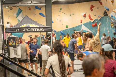 Lleno absoluto en la parada del La Sportiva Climb World Tour en Bloc District