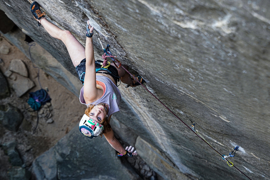 Soline Kentzel escalando en Annot