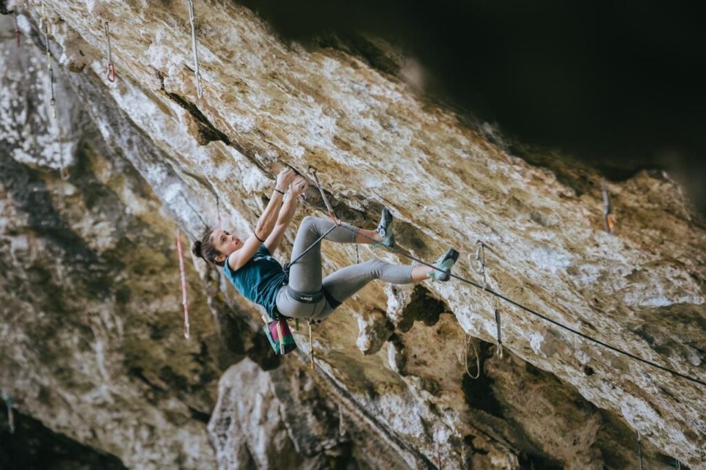 Ainhize Belar en la Cueva de Baltzola