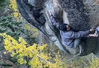 Katie Lamb escalando en Lake Tahoe