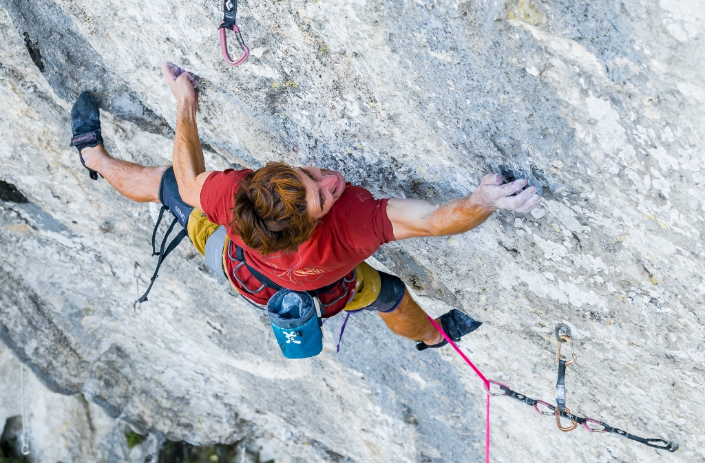 Seb Bouin escalando Wolf Kingdom