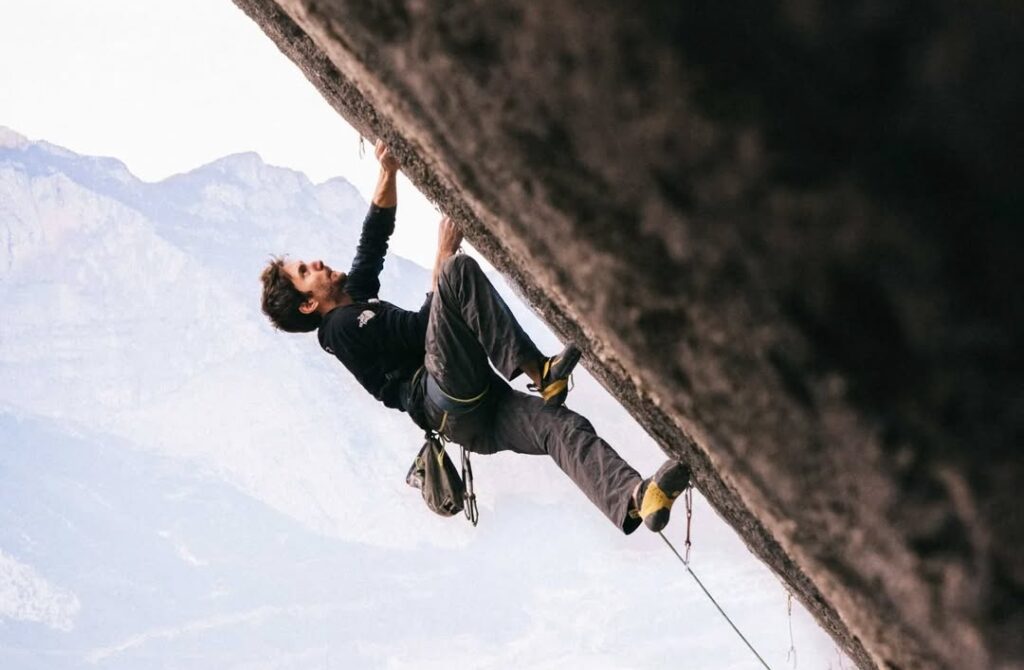 Stefano Ghisolfi escalando Excalibur