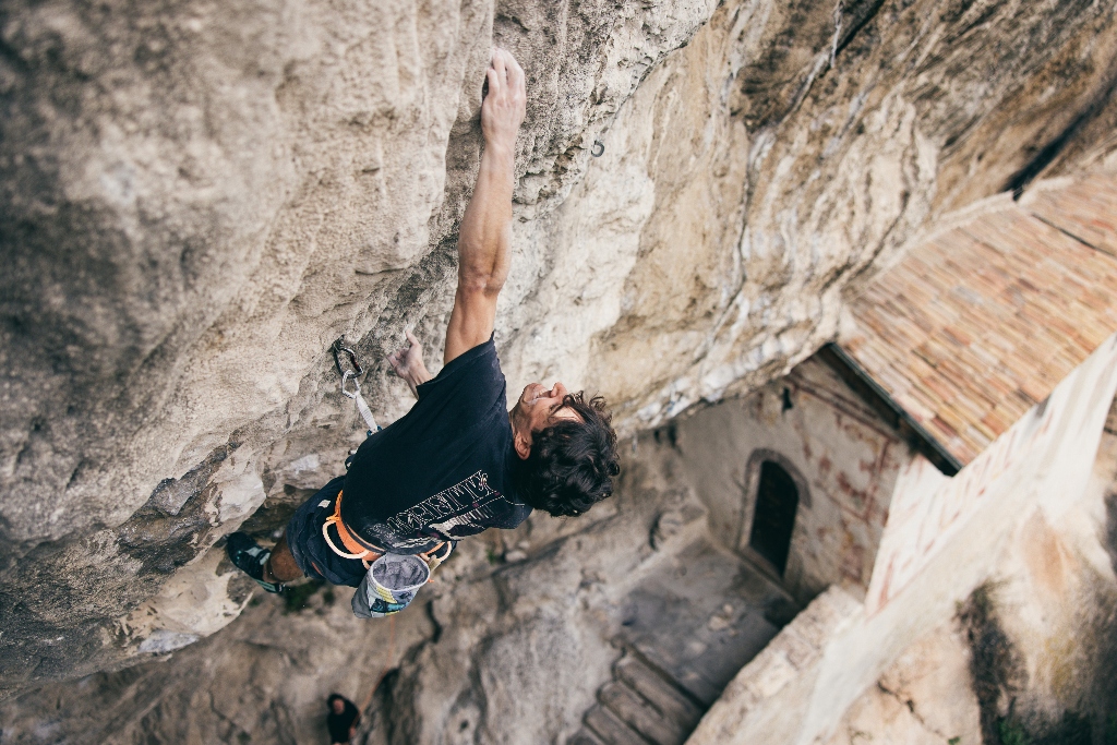 Giovanni Placci escalando en Arco