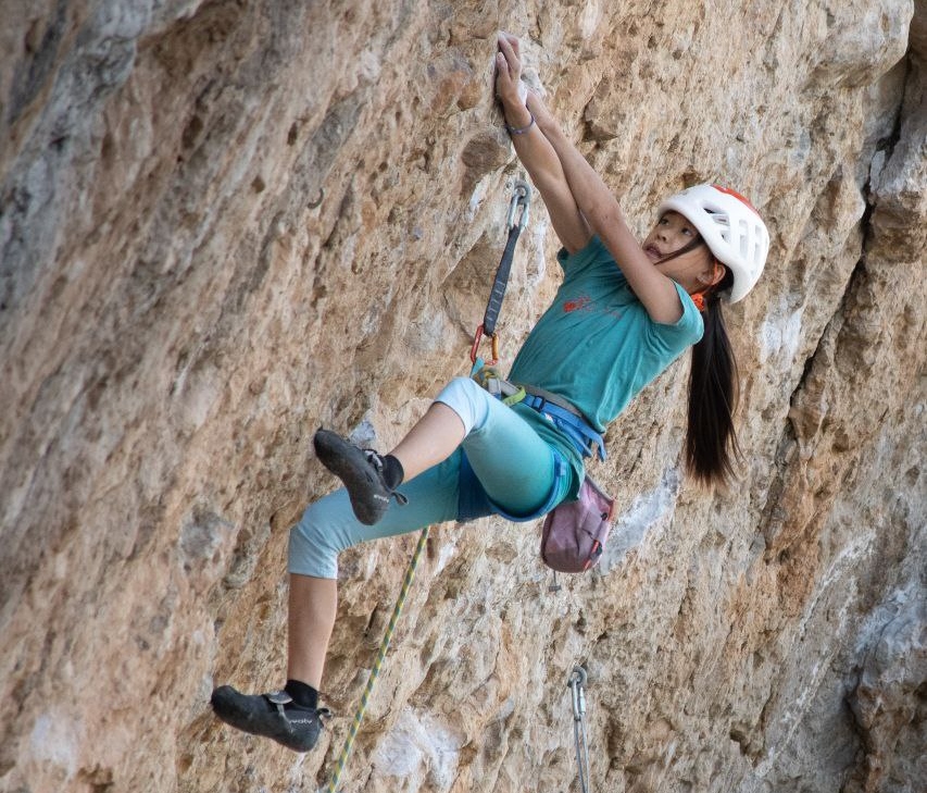 Veronica Chik escalando en Oliana