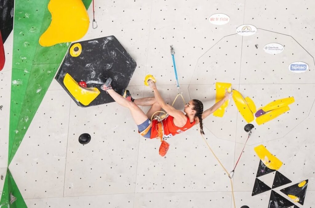 Iziar Martínez escaladora