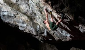 Adam Ondra resuelve ‘Foundation’s Edge’ 8C al flash